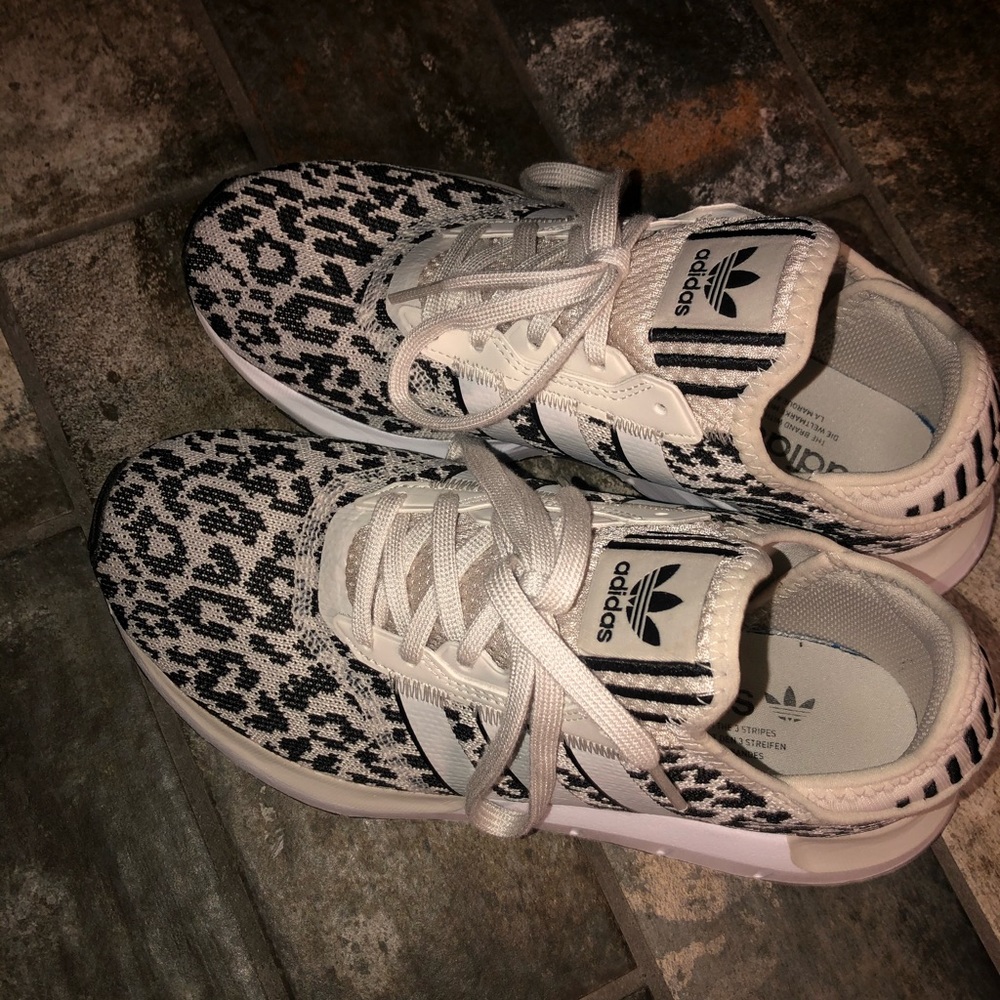 Basically brand new adidas leopard tennis shoes